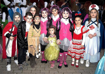 Ambiente y disfraces en los Carnavales de San Adrián 2012.
