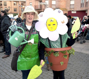 Ambiente y disfraces en los Carnavales de San Adrián 2012.