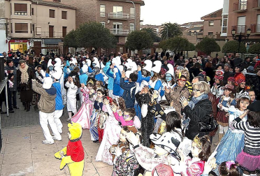 Ambiente y disfraces en los Carnavales de San Adrián 2012.