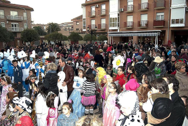 Ambiente y disfraces en los Carnavales de San Adrián 2012.