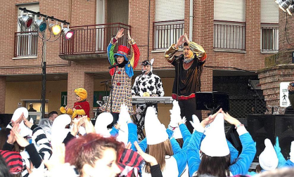 Ambiente y disfraces en los Carnavales de San Adrián 2012.
