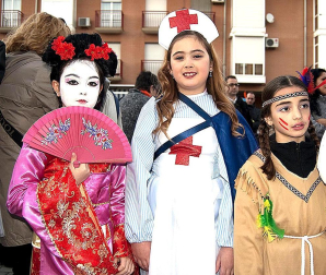 Ambiente y disfraces en los Carnavales de San Adrián 2012.