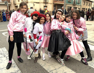 Ambiente, colorido, disfraces y multitud de personajes en las celebraciones de los Carnavales 2012 por las calles de Tafalla.