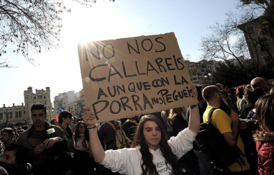 Concentración a primeras horas de la tarde de este martes y en el entorno del instituto Lluís Vives de Valencia