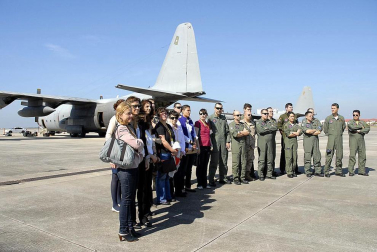 El cargamento del pecio 'Nuestra Señora de las Mercedes' ya vuela rumbo a España, después de que los dos aviones Hércules del Ejército del Aire que lo transportan hayan despegado desde Florida a las 18:15 de este viernes, hora local española, según han confirmado a Europa Press fuentes militares. E.PRESS