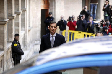 Varias imágenes de la llegada de Urdangarín a los juzgados de Palma