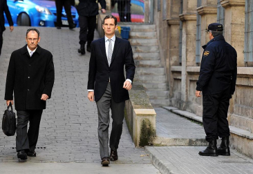 Varias imágenes de la llegada de Urdangarín a los juzgados de Palma