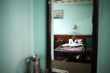 El nepalí Chandra Bahadur Dangi ha esperado 72 años, pero, si todo va bien, verá cumplido su sueño este fin de semana: entrar, con sus 55,8 centímetros de altura, en el libro Guinness de los Récords como el hombre más pequeño del mundo. EFE