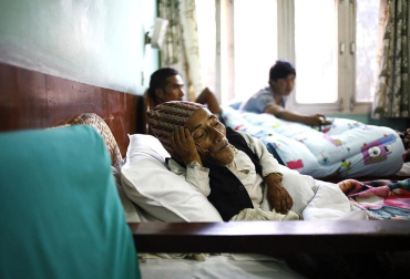 El nepalí Chandra Bahadur Dangi ha esperado 72 años, pero, si todo va bien, verá cumplido su sueño este fin de semana: entrar, con sus 55,8 centímetros de altura, en el libro Guinness de los Récords como el hombre más pequeño del mundo. EFE