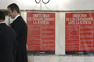 Varias imágenes de este domingo de la llegada de Urdangarín a los juzgados de Palma para continuar con su declaración