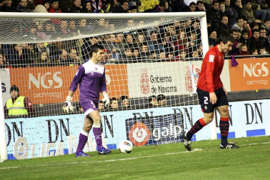 Imágenes del partido entre Osasuna y Granada en el Reyno
