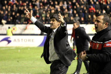 Imágenes del partido entre Osasuna y Granada en el Reyno