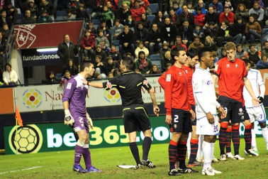 Imágenes del partido entre Osasuna y Granada en el Reyno