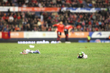 Imágenes del partido entre Osasuna y Granada en el Reyno
