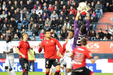 Imágenes del partido entre Osasuna y Granada en el Reyno