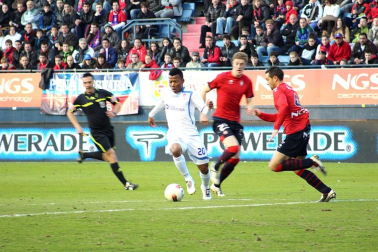 Imágenes del partido entre Osasuna y Granada en el Reyno