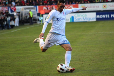 Imágenes del partido entre Osasuna y Granada en el Reyno