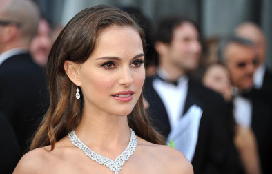 Ambiente y desfile de nominados, famosos, actores, actrices y gente que acude a la 84 edición de la entrega de los Premios Oscar de Hollywood en su 84 edición.
