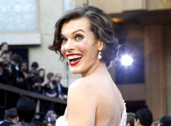 Ambiente y desfile de nominados, famosos, actores, actrices y gente que acude a la 84 edición de la entrega de los Premios Oscar de Hollywood en su 84 edición.