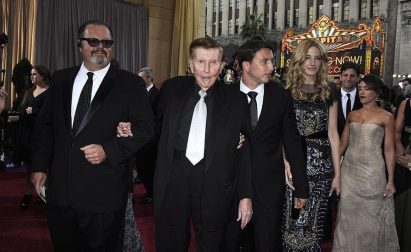 Ambiente y desfile de nominados, famosos, actores, actrices y gente que acude a la 84 edición de la entrega de los Premios Oscar de Hollywood en su 84 edición.