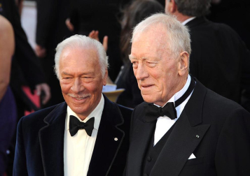 Ambiente y desfile de nominados, famosos, actores, actrices y gente que acude a la 84 edición de la entrega de los Premios Oscar de Hollywood en su 84 edición.