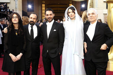 Ambiente y desfile de nominados, famosos, actores, actrices y gente que acude a la 84 edición de la entrega de los Premios Oscar de Hollywood en su 84 edición.
