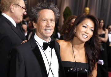 Ambiente y desfile de nominados, famosos, actores, actrices y gente que acude a la 84 edición de la entrega de los Premios Oscar de Hollywood en su 84 edición.