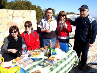 Imágenes de los peregrinos que parten desde la Ribera hacia Javier