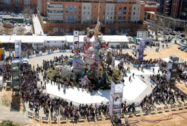 Varias imágenes de las fallas de Valencia