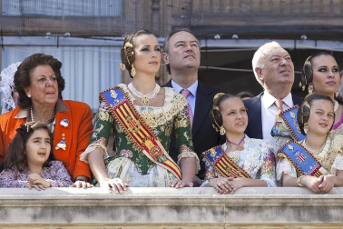 Varias imágenes de las fallas de Valencia