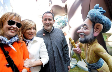 Varias imágenes de las fallas de Valencia