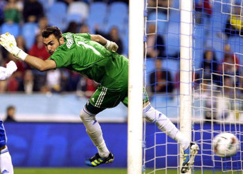 Imágen del partido entre Zaragoza y Osasuna jugado en la Romareda