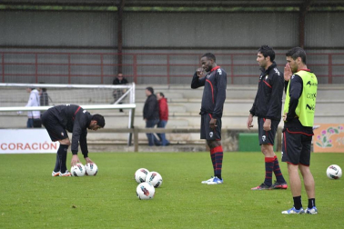 Imágenes del entrenamiento de Osasuna en Tajonar