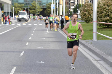 Imágenes de la Media Maratón que ha tenido lugar este domingo en Pamplona
