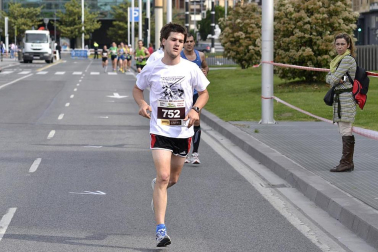 Imágenes de la Media Maratón que ha tenido lugar este domingo en Pamplona