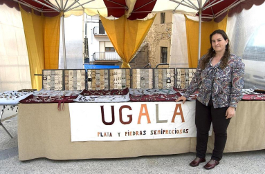 La feria del Espárrago acogió el XXII Capítulo de su cofradía con 23 invitados y una apuesta clara por el producto en una fiesta multitudinaria