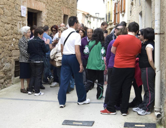 La feria del Espárrago acogió el XXII Capítulo de su cofradía con 23 invitados y una apuesta clara por el producto en una fiesta multitudinaria