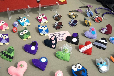 La feria del Espárrago acogió el XXII Capítulo de su cofradía con 23 invitados y una apuesta clara por el producto en una fiesta multitudinaria