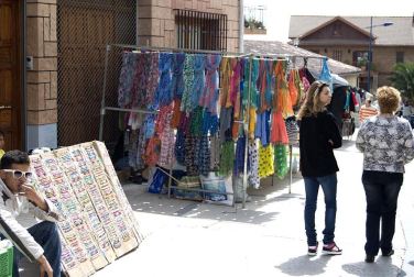 La feria del Espárrago acogió el XXII Capítulo de su cofradía con 23 invitados y una apuesta clara por el producto en una fiesta multitudinaria