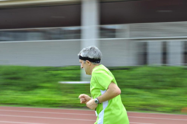 La XXXI Media Maratón Ciudad de Pamplona fue todo un éxito, tanto organizativo como de participantes. El sol acompañó a los 1.200 corredores que tomaron parte en la prueba organizada por el Beste Iruña que, además, venció en la carrera, pues ganaron dos de sus corredores. En categoría masculina fue Antonio Etxeberria el que se hizo con el triunfo, mientras que Salima Charki venció en la categoría femenina.