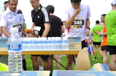 La XXXI Media Maratón Ciudad de Pamplona fue todo un éxito, tanto organizativo como de participantes. El sol acompañó a los 1.200 corredores que tomaron parte en la prueba organizada por el Beste Iruña que, además, venció en la carrera, pues ganaron dos de sus corredores. En categoría masculina fue Antonio Etxeberria el que se hizo con el triunfo, mientras que Salima Charki venció en la categoría femenina.
