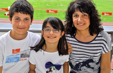 La XXXI Media Maratón Ciudad de Pamplona fue todo un éxito, tanto organizativo como de participantes. El sol acompañó a los 1.200 corredores que tomaron parte en la prueba organizada por el Beste Iruña que, además, venció en la carrera, pues ganaron dos de sus corredores. En categoría masculina fue Antonio Etxeberria el que se hizo con el triunfo, mientras que Salima Charki venció en la categoría femenina.