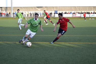 Osasuna ha logrado la victoria en la A.D. San Juan por 0-4 en un partido amistoso que se ha disputado para conmemorar el 50ª aniversario de la Agrupación.