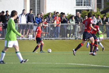 Osasuna ha logrado la victoria en la A.D. San Juan por 0-4 en un partido amistoso que se ha disputado para conmemorar el 50ª aniversario de la Agrupación.