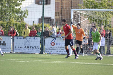 Osasuna ha logrado la victoria en la A.D. San Juan por 0-4 en un partido amistoso que se ha disputado para conmemorar el 50ª aniversario de la Agrupación.
