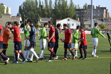 Osasuna ha logrado la victoria en la A.D. San Juan por 0-4 en un partido amistoso que se ha disputado para conmemorar el 50ª aniversario de la Agrupación.