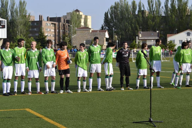 Osasuna ha logrado la victoria en la A.D. San Juan por 0-4 en un partido amistoso que se ha disputado para conmemorar el 50ª aniversario de la Agrupación.