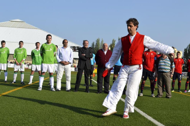 Osasuna ha logrado la victoria en la A.D. San Juan por 0-4 en un partido amistoso que se ha disputado para conmemorar el 50ª aniversario de la Agrupación.