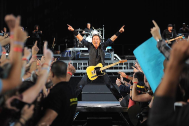 Imagen del primero de los dos conciertos que Bruce Springsteen ofrece en Barcelona en la gira de su  disco "Wreking Ball"