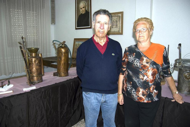 El espárrago es una de las verduras más tradicionales y representativas de Navarra. Por eso, el denominado oro blanco tiene su jornada de exaltación. Cientos de enamorados de este fruto acudieron el pasado domingo a Dicastillo para celebrar el XXII Día del Espárrago, que contó con un amplio y variado programa de actividades, en el que destacó la degustación popular en la que se repartieron más de 400 kilos de este producto.